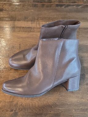 Naturalizer Brown Leather Ankle Boots
